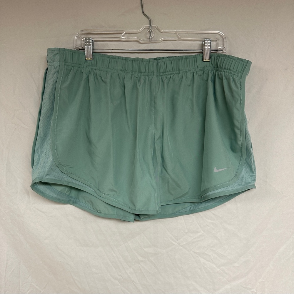 NWT Nike running Shorts - Mint - XXL